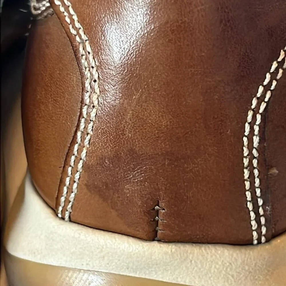Clarks horse ******please provided